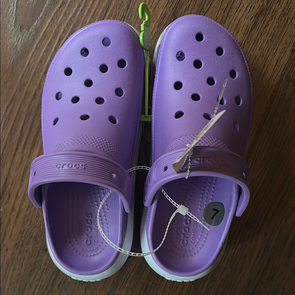 New with tags CROCS comfort Purple wedge heel mules